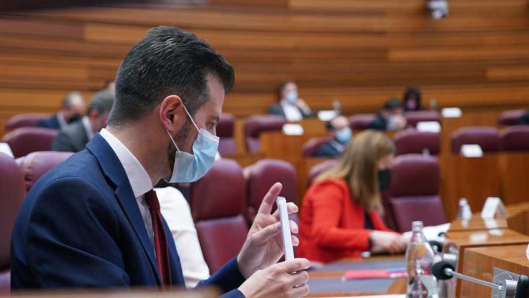 Tudanca detalla su proyecto basado en el consenso, la palabra, la ética y el «compromiso»