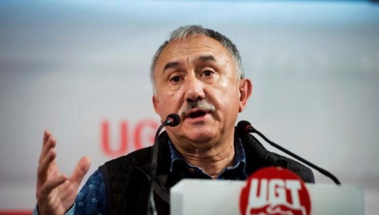 Álvarez pide al Gobierno a reanudar «de manera inmediata» la vacunación de AstraZenca