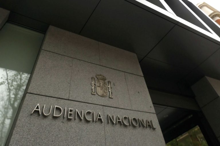 El juez da permiso a Policía Científica a que analice la tarjeta de Bousselham