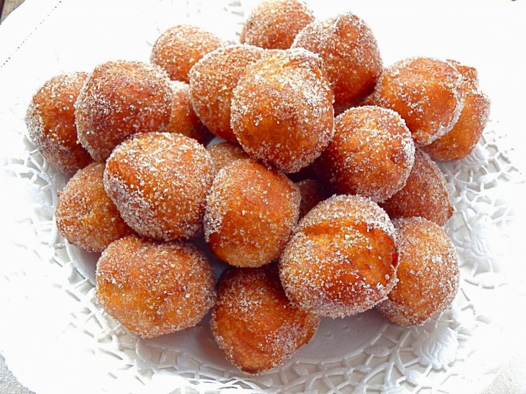 Buñuelos De Cuaresma: Te Ayudamos A Que Te Salgan Perfectos