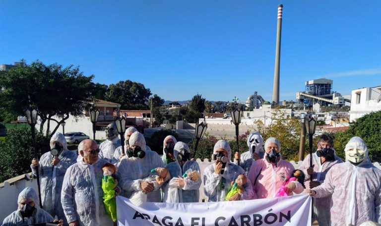 El Gobierno autoriza el cierre de la térmica de Los Barrios