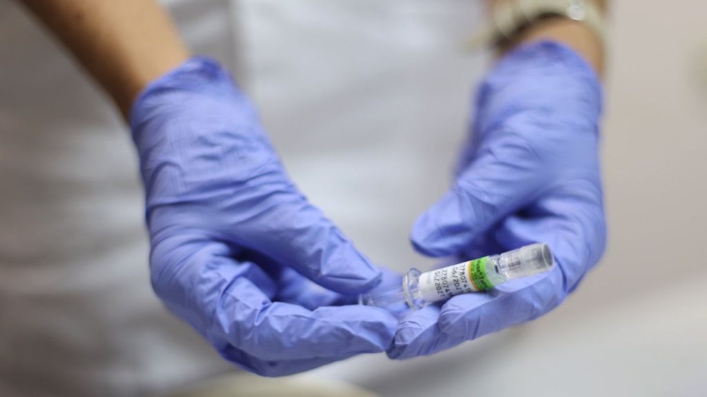 Moderna, Pfizer, Astrazeneca, ¿Cuáles Son Los Efectos Secundarios?