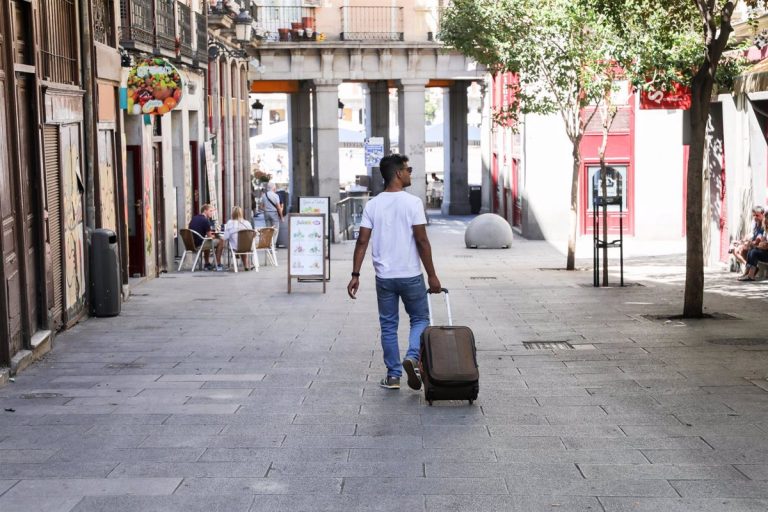 Las pernoctaciones hoteleras profundizan su caída en febrero y suman ya un año de caídas