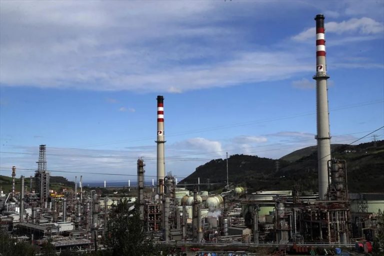 Petronor plantea un ERTE que afectará a unos 350 trabajadores