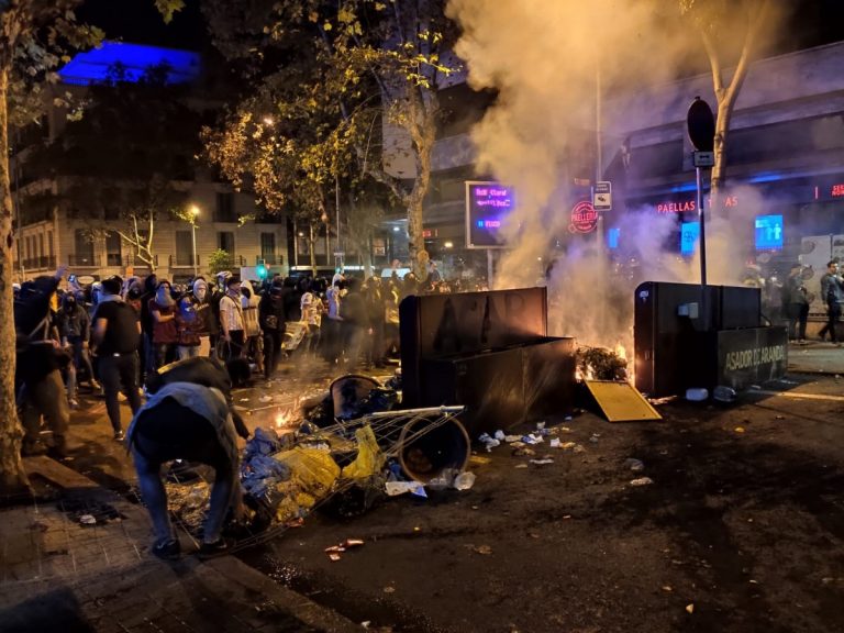 Piden prisión a 4 ultras por agredir a un independentista en una protesta