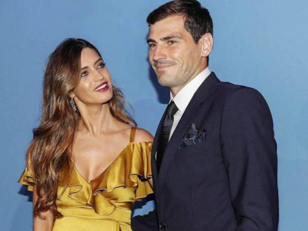 ¿Se separan o no? Las contradicciones en las 'exclusivas' de Sara Carbonero e Iker Casillas 6 'Hola' asegura que Iker y Sara están más unidos que nunca.