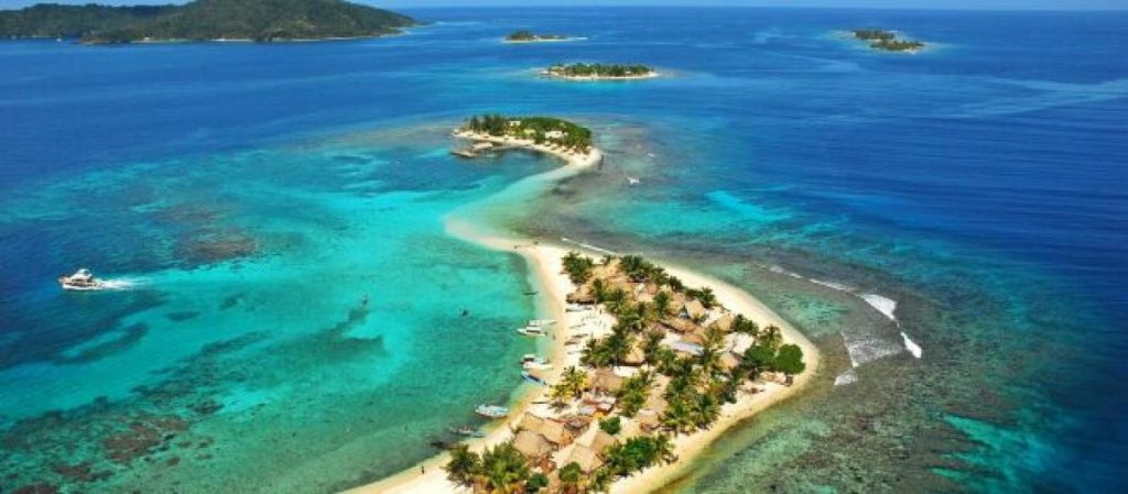 No te lo vas a creer: este es el primer concursante de 'Supervivientes 2021' 1 Las paradisiacas playas de Cayo Cochinos.