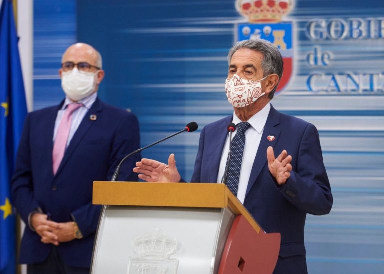 Revilla pide a Sánchez «presionar» a una Europa «sin pulso» en el reparto de vacunas