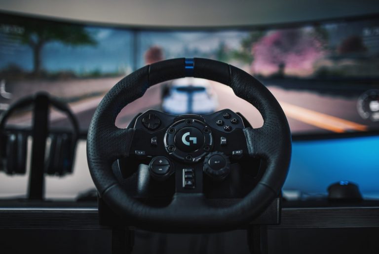 Logitech y otros volantes de carreras perfectos para Xbox Series X /S