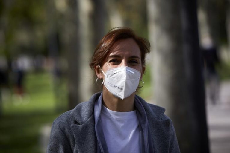 Mónica García asegura que con ella los bares «seguirían abiertos»