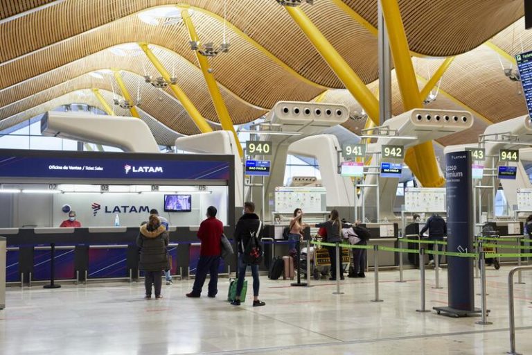 Gobierno prorroga la cuarentena de 10 días para los viajeros de países de riesgo