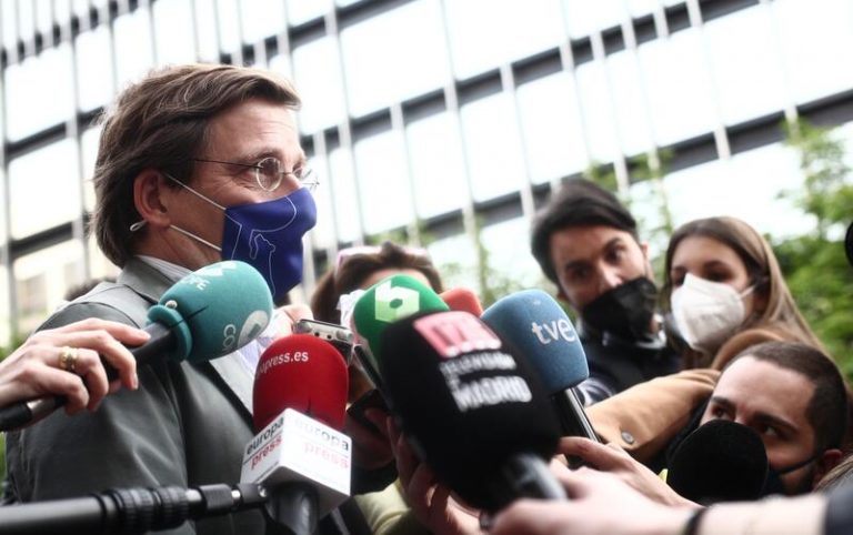 Almeida condena el ataque a la sede de Podemos en Cartagena pero dice que «en ocasiones ha justificado» agresiones al PP