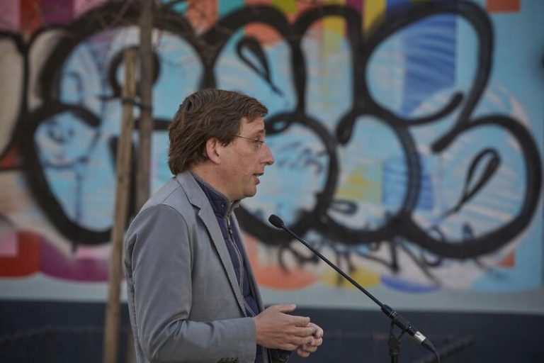 Almeida critica el daño que hace decir que los franceses son «una panda de borrachos»