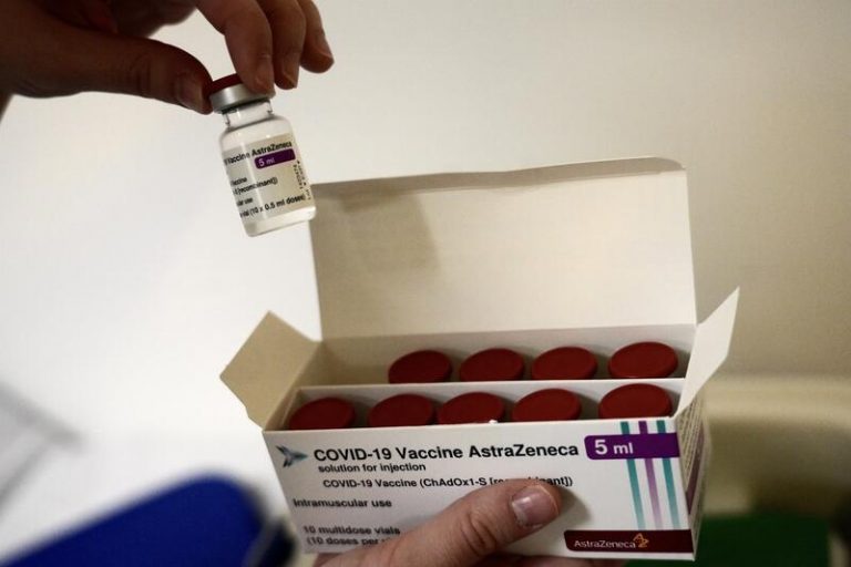 Casi 114.000 vascos están inmunizados tras recibir la segunda dosis de la vacuna