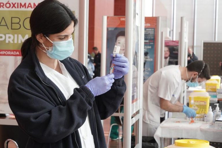 Astrazeneca, Pfizer, Moderna… esta es la vacuna que te ponen según tu edad