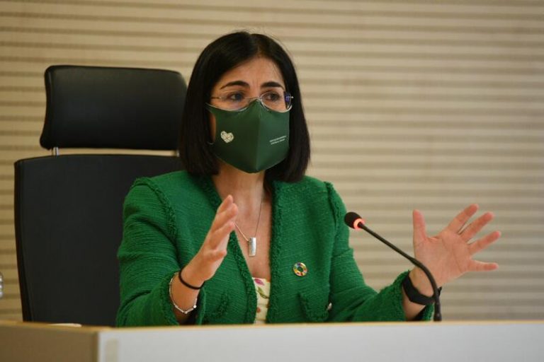 Sanidad pide «máxima precaución» porque está aumentando la presión en las UCI