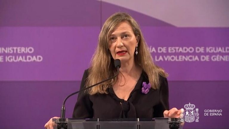 Las llamadas al 016 crecieron en marzo un 61% tras el testimonio de Rocío Carrasco