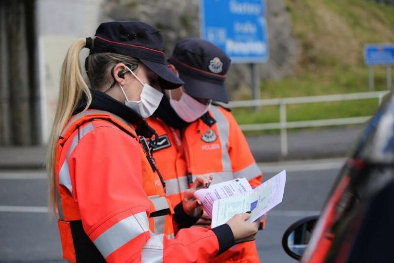 Cuatro detenidos por atentado a agentes de la Ertzaintza y 110 denunciados por incumplir la normativa