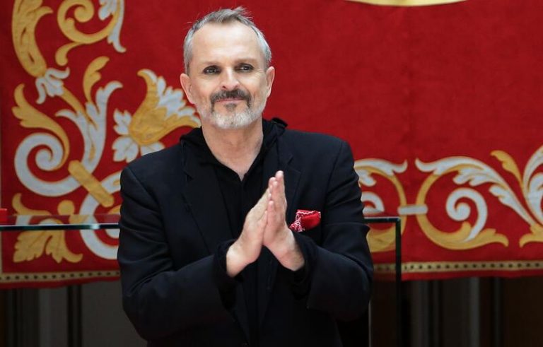 Miguel Bosé presume de sus «cuatro amores» tras su entrevista más polémica