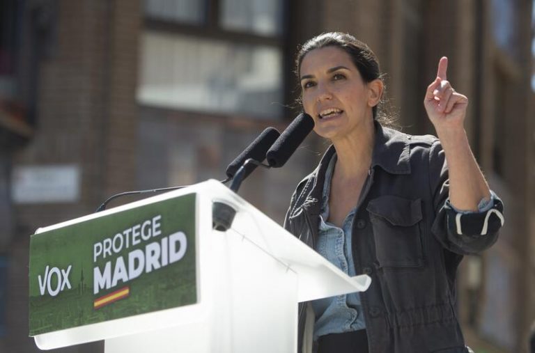 Monasterio asegura que Podemos ha de ser «ilegalizado» y que Iglesias «ampara» la violencia