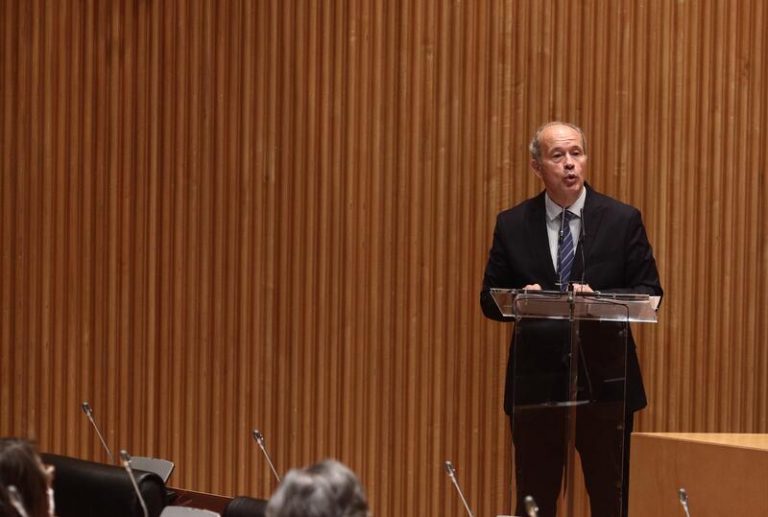 Campo niega que los indultos y la reforma del delito de sedición lleven «retraso»