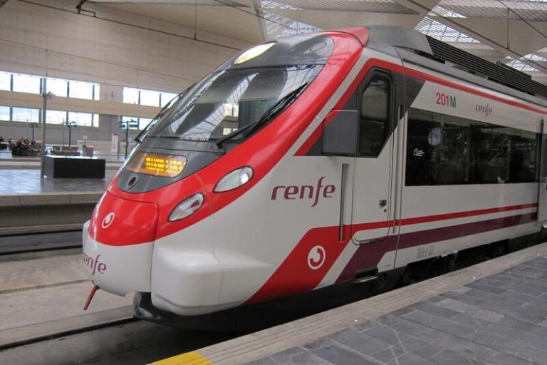 Renfe aclara que su intención es recuperar el 100% de los servicios de tren regional en Aragón