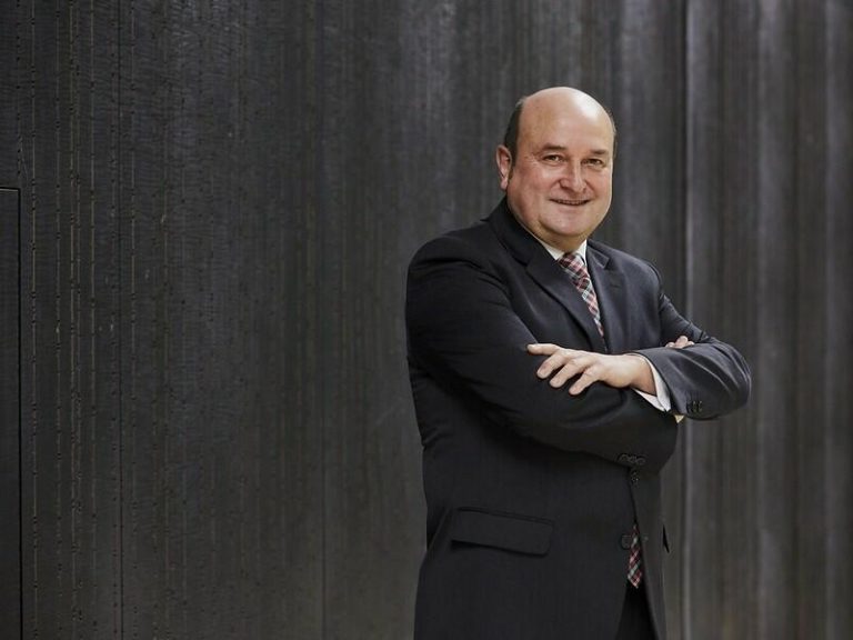 Ortuzar dice que PNV apuesta por «una legislatura española larga»
