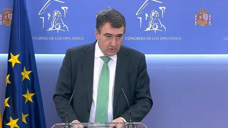 Esteban (PNV) no ve «alternativa» a un Gobierno de Sánchez pero le insta a «que espabile, porque tiene deberes»