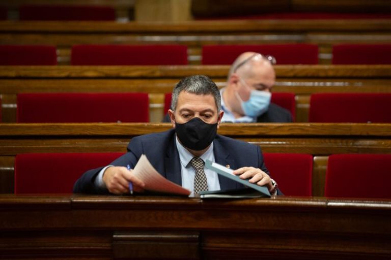 Cataluña plantea que la restauración abra de noche y en el exterior