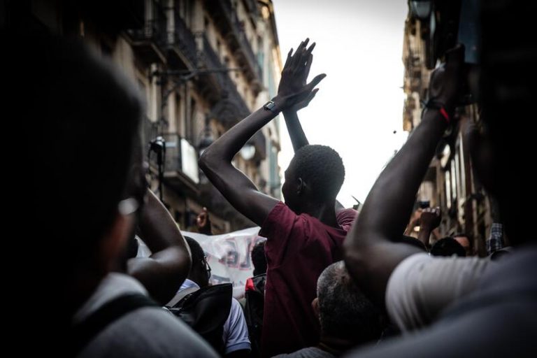 Los catalanes tienen una imagen «sobredimensionada» de la inmigración, según un estudio