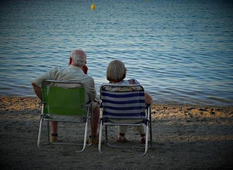 Los viajes del IMSERSO volverán en octubre «si la vacunación continúa a buen ritmo», dice Belarra
