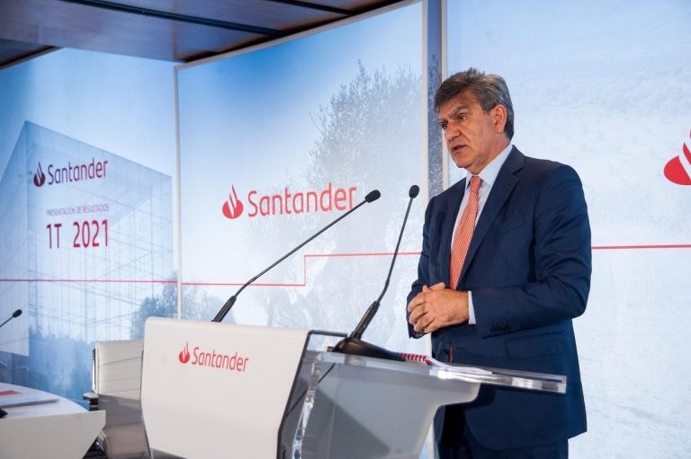 Álvarez: El esquema de remuneración de la banca es el más regulado de todos