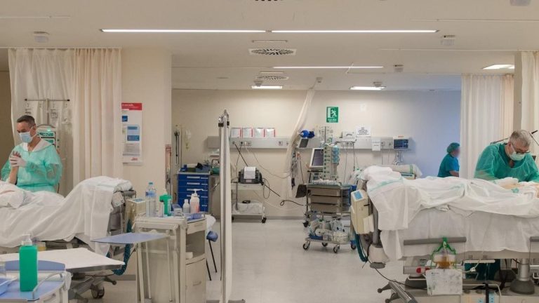 Andalucía suma 1.254 casos y 17 muertos desde el sábado
