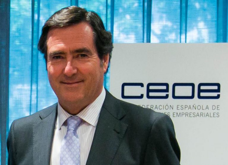 CEOE apela a la «lealtad institucional» y la «moderación» de la clase política