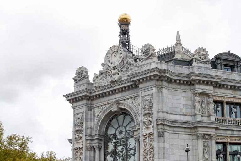 Banco de España avisa de que la crisis dejará una factura en la banca