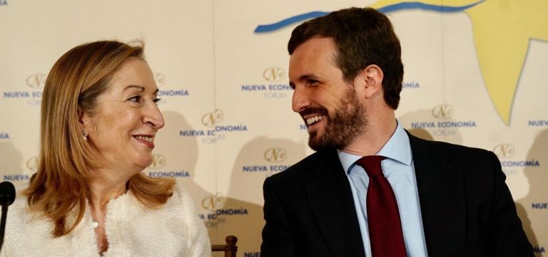 Casado y Ana Pastor acusan Sánchez de «patrimonializar» las vacunas