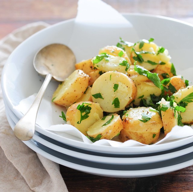 Cómo unas patatas en el microondas en menos de 15 minutos