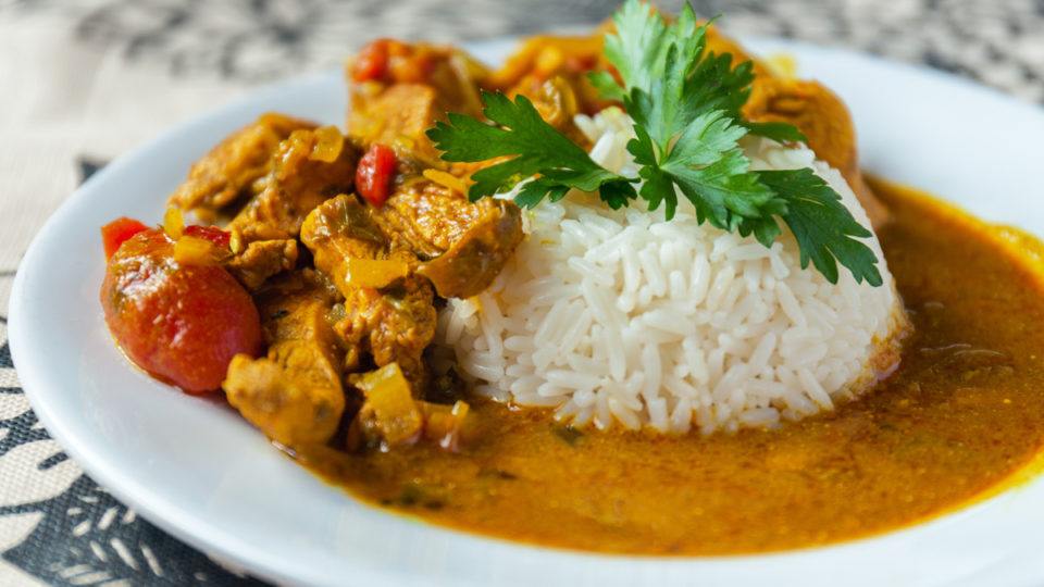 Cómo hacer un pollo al curry sabroso sin tener ni idea de cocina 