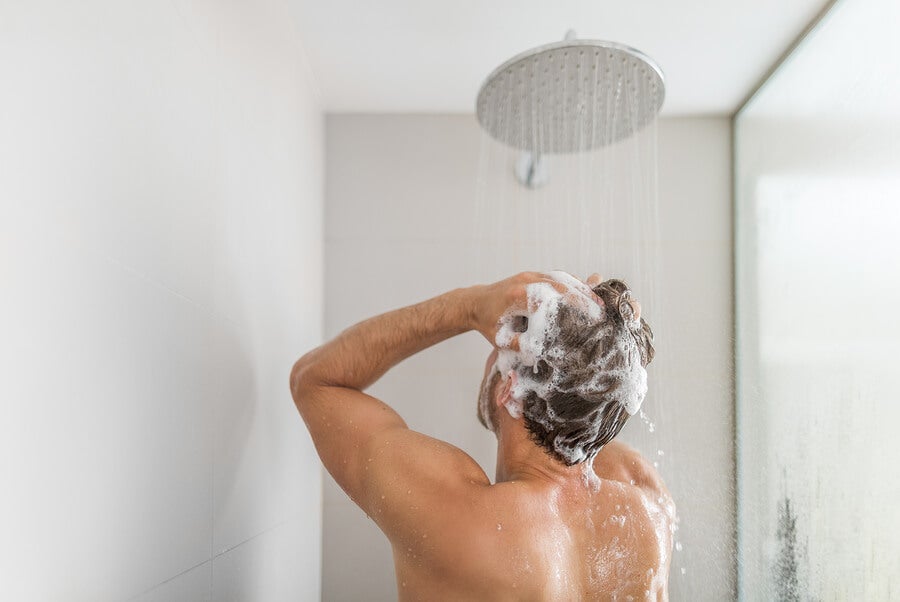 Ducha Con El Jabón De Marsella