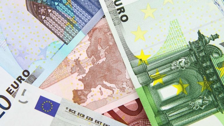 El Tesoro espera captar el jueves hasta 7.000 millones en bonos y obligaciones