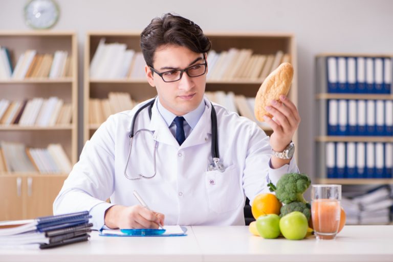 ¿Endocrino o Nutricionista? Este es el especialista al que debes ir si quieres adelgazar