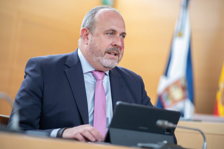 Cs pide el traslado de migrantes a la Península