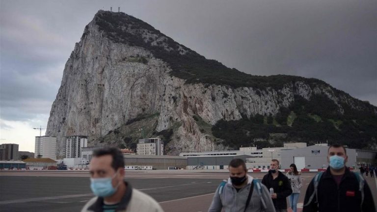 Gibraltar ya ha vacunado a 8.000 trabajadores transfronterizos