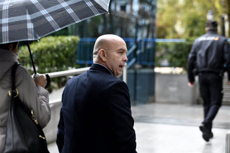 Boye y más de 40 abogados catalanes se querellan contra la juez Tardón