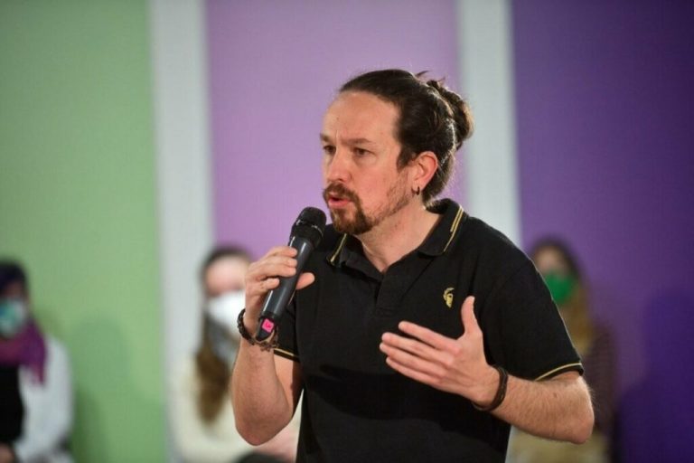 Iglesias propone dentista y psiquiatra gratis y mil millones más a Sanidad pública