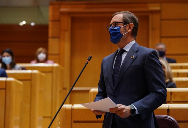 El PP acusa a Sánchez de usar el Congreso y Senado como «platós para hacer campaña»