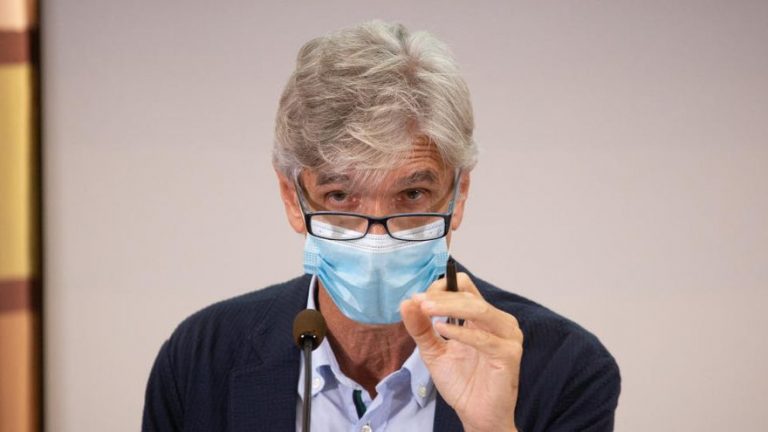 Cataluña sobre los ingresos en UCI: «Vamos a un ritmo que no podemos sostener»