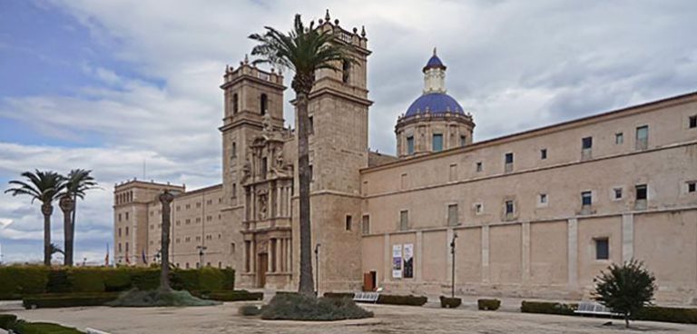 La Biblioteca Valenciana publica una guía sobre su colección de casi 20.000 carteles