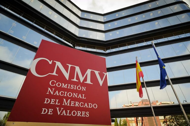 La CNMV recibió 274 comunicaciones de operaciones sospechosas de abuso de mercado