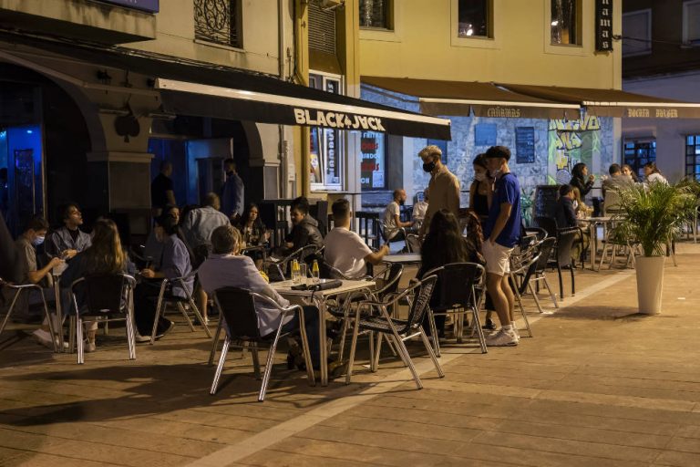 Los hosteleros de Cantabria presentan un plan de reapertura «controlado y seguro»